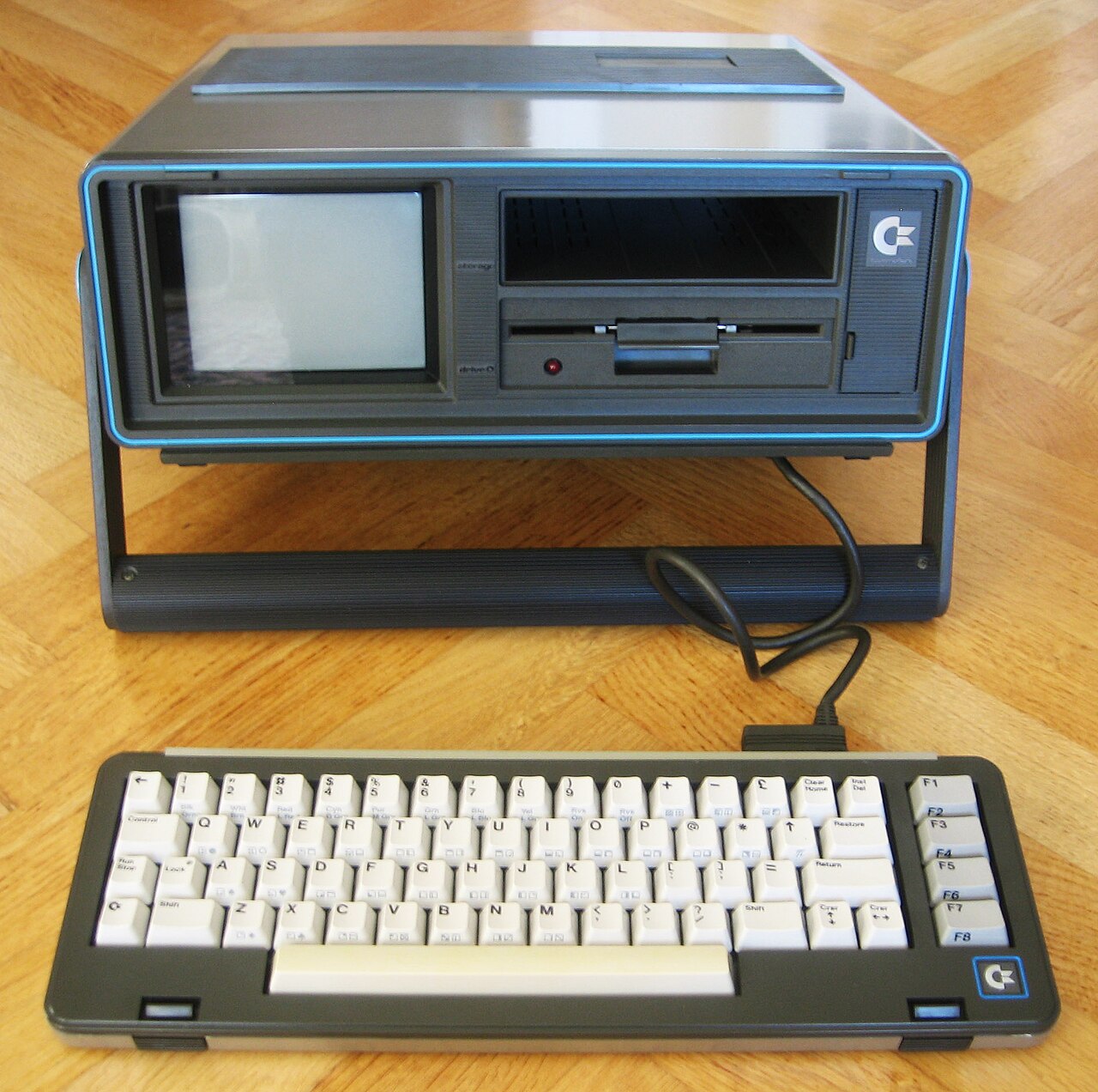 COMMODORE SX-64