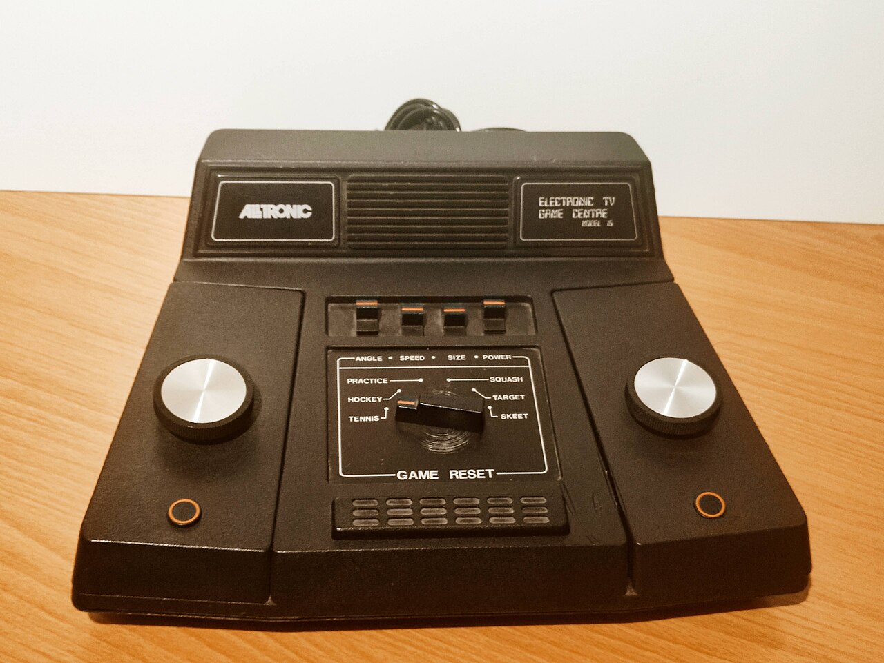 ELECTRONIC TV GAME CENTRE MODEL 15
