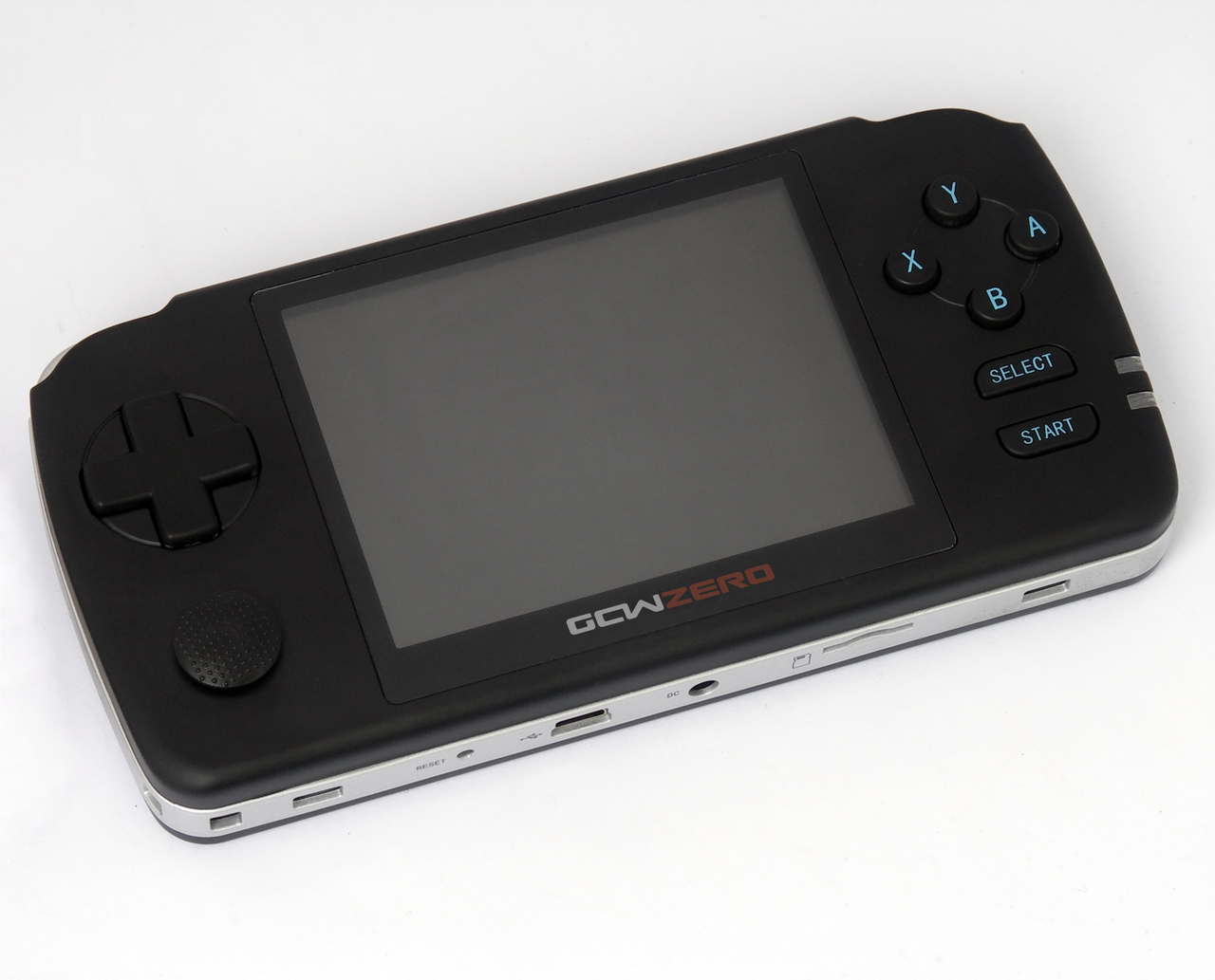 GCW ZERO (GAME CONSOLES WORLDWIDE)