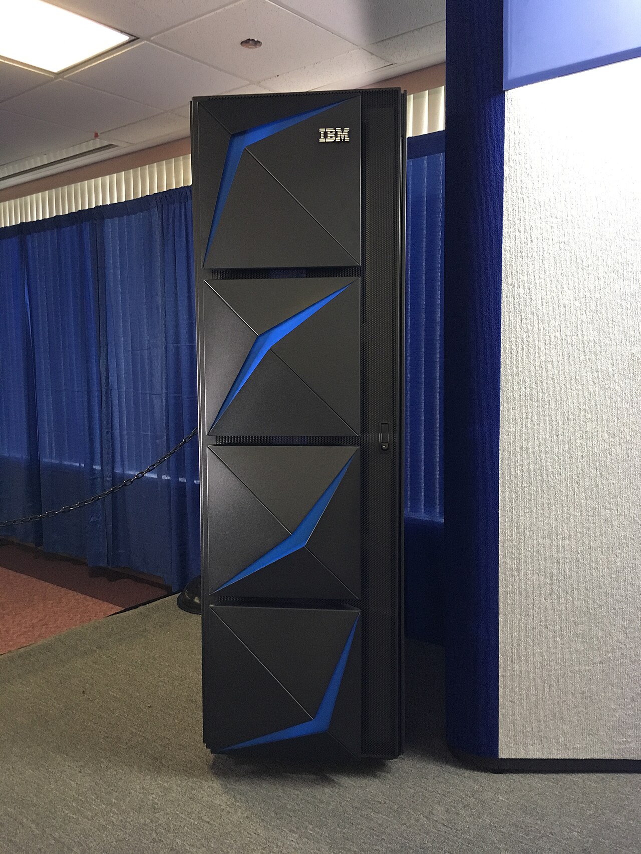 MAINFRAMES Y MINIS